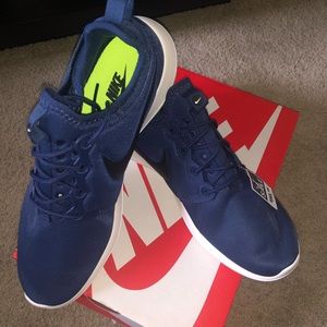 Nike Roshe Two Men’s Sneaker
